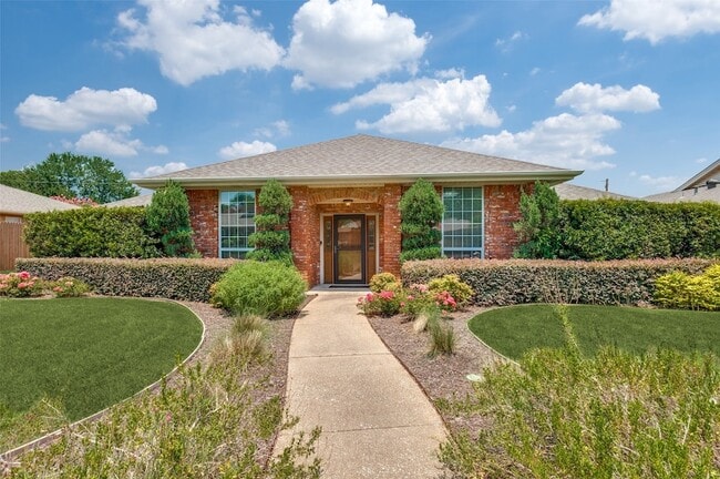 Building Photo - 1005 De Pauw Dr