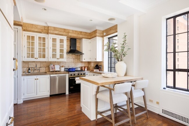 Photo - 350 W 57th St Unit 19C