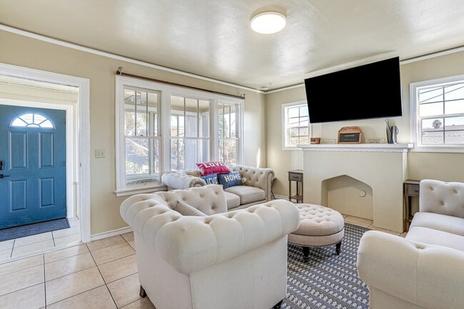 Building Photo - 1218 84th Ave Unit ID1305190P