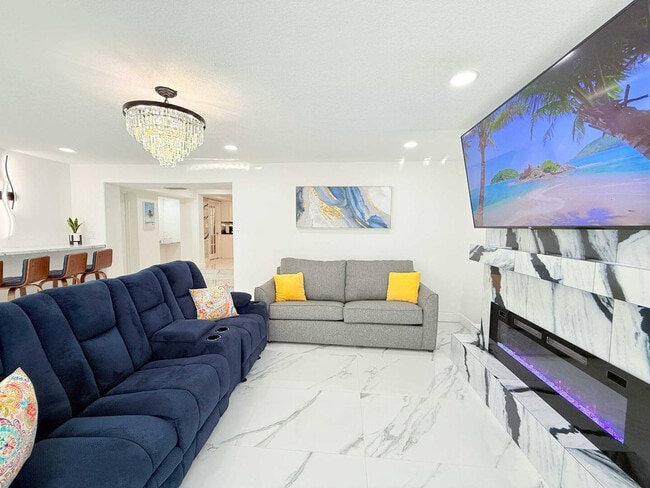 Building Photo - 2013 NW 12th Ave Unit ID1263913P