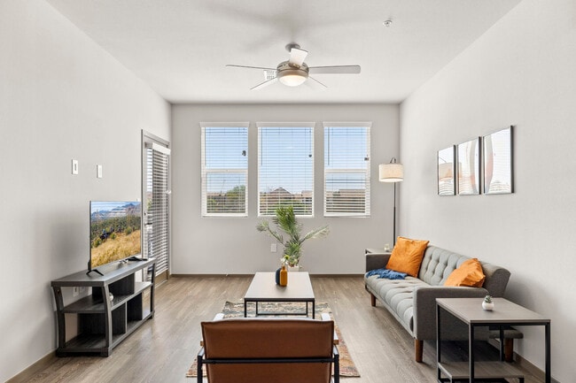 Building Photo - 7200 N 91st Ave Unit ID1014534P