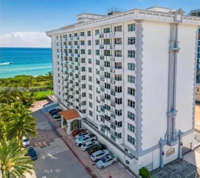 Building Photo - 9195 Collins Ave Unit 309