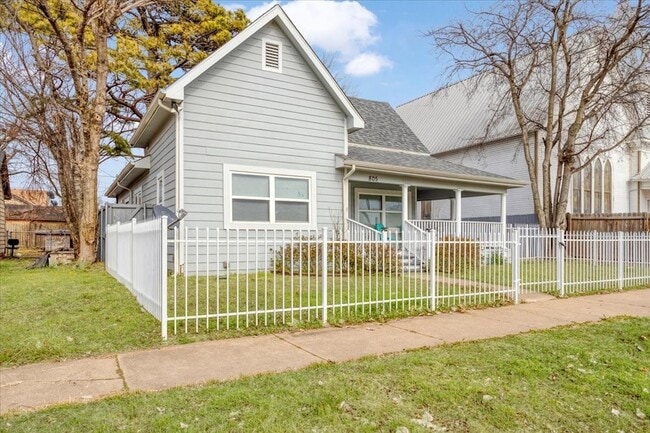 Photo - 805 W Owings St