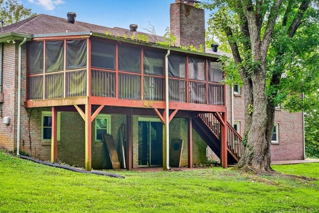 Photo - 121 Caldwell Dr