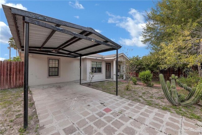 Building Photo - 1814 Mimosa St