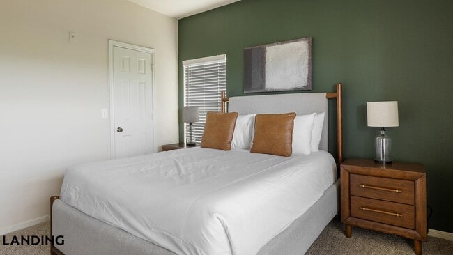 Photo - 3250 Hudson Crossing Unit 638