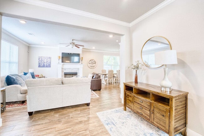 Photo - 909 W Eagle St Unit ID1297036P