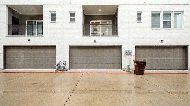 Photo - 3364 Norris St