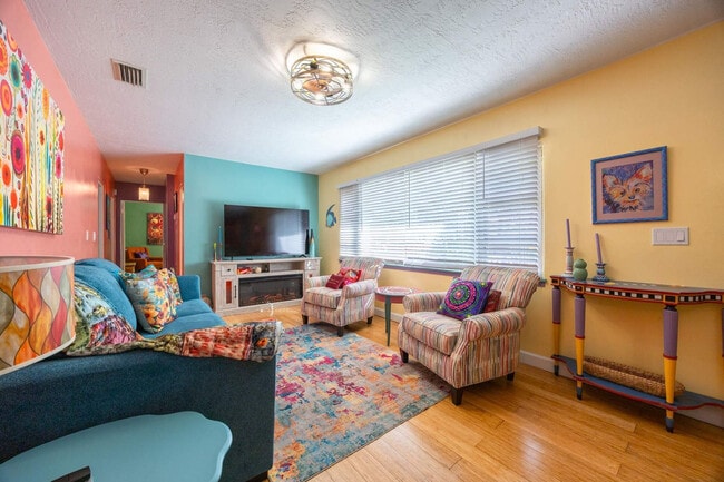 Photo - 214 Lucerne Dr Unit SI ID1381666P