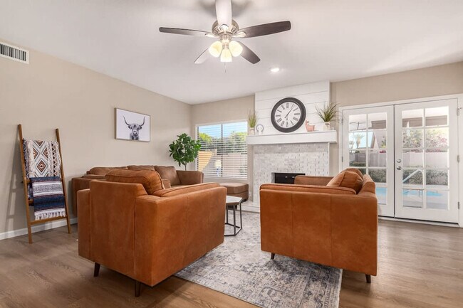 Photo - 613 W Summit Pl Unit SI ID1558601P