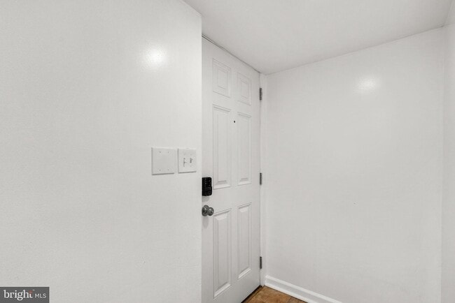 Photo - 141 Uhland Terrace NE