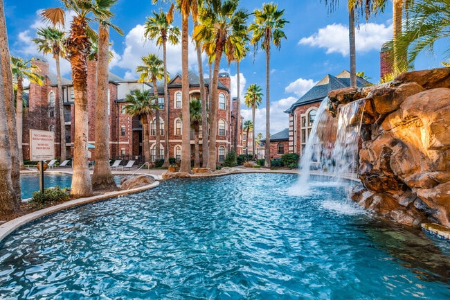 Building Photo - The Phoenician