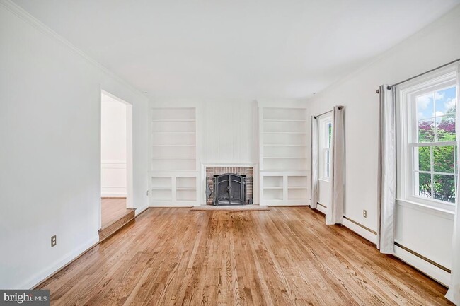 Photo - 8205 Robin Hood Ct