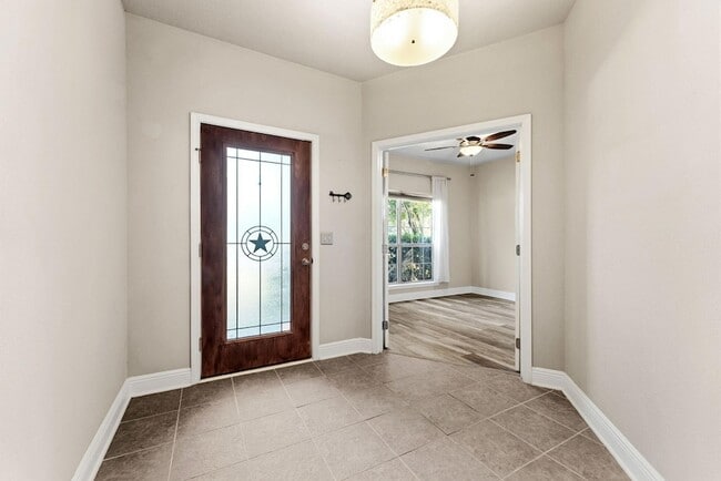 Photo - 554 Camellia Ct