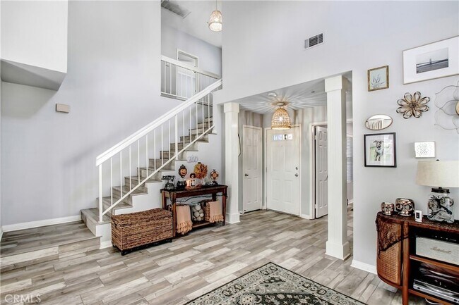 Photo - 201 Chandler W