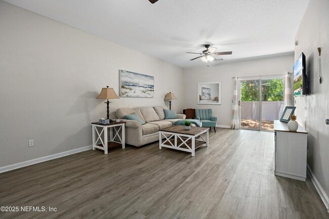 Photo - 677 Scrub Jay Dr