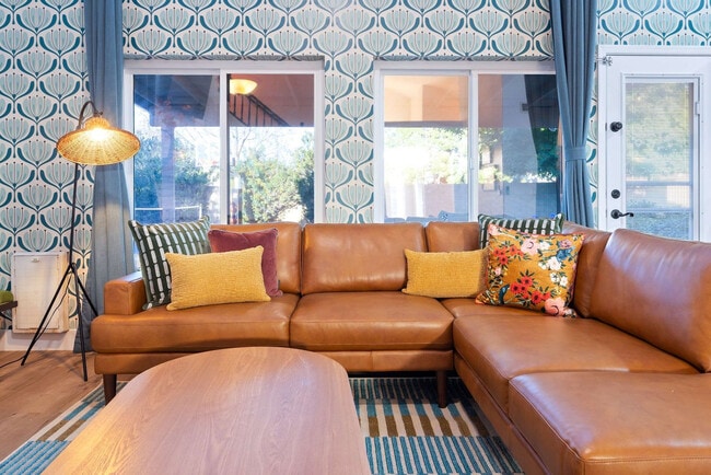 Building Photo - 24835 N 43rd Dr Unit SI ID1507029P