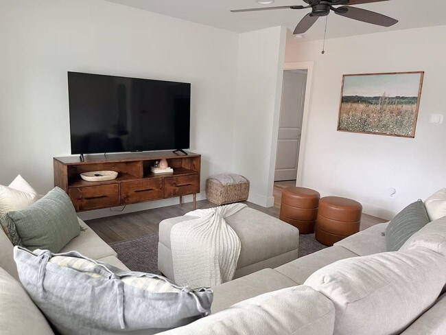 Photo - 601 W 4th St Unit ID1223260P