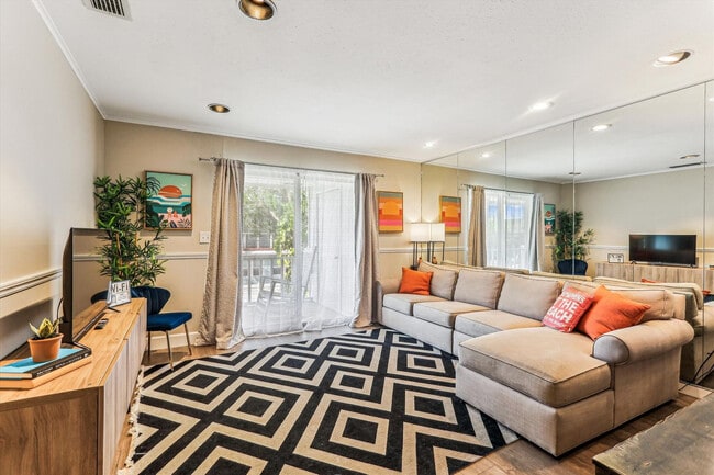 Building Photo - 405 Flagler Blvd Unit FL2-ID1253548P