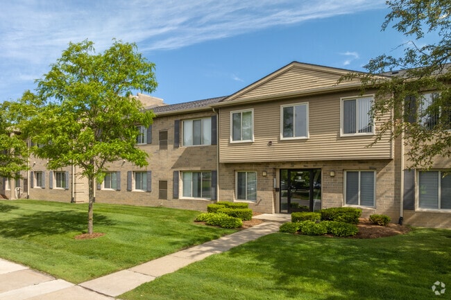 Photo - Woodridge Apartments