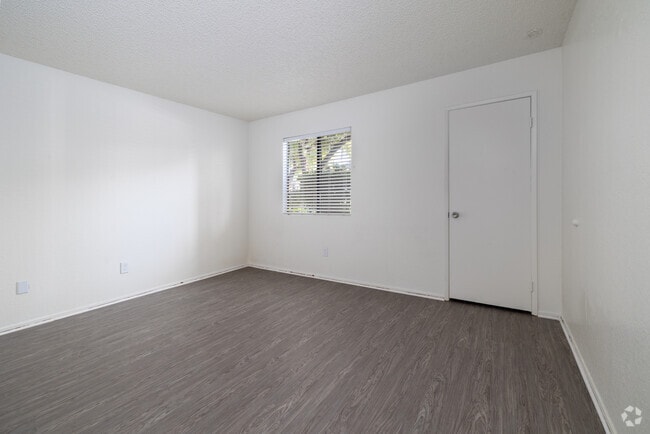 1BR, 1BA - 720SF - Bedroom - Lakeridge Apartments