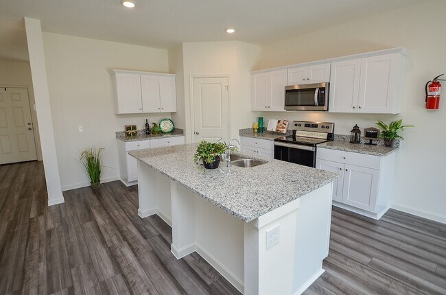 Photo - 1025 Long Bay Ct