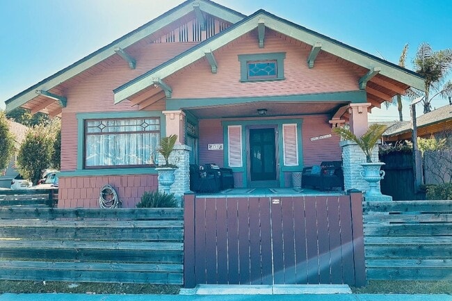 Photo - 325 Wisconsin Ave