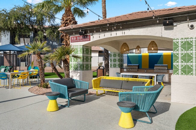 Verano Townhomes apartments — community photo - Verano Townhomes