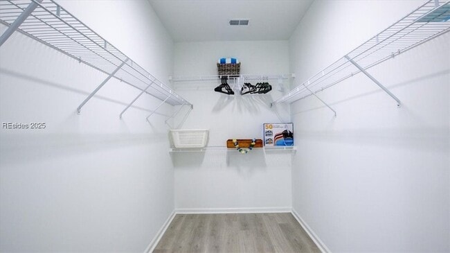 Photo - 125 Parrot Ave