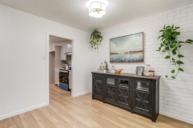 Photo - 1701 Larkspur Dr
