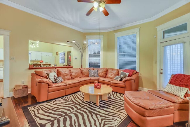 Photo - 524 E Duffy St Unit ID1369217P