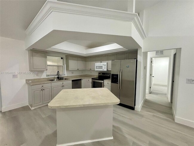 Photo - 142 SW 34th Pl