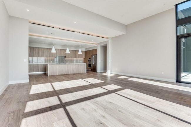 Photo - 3003 Maple Ave Unit 2220