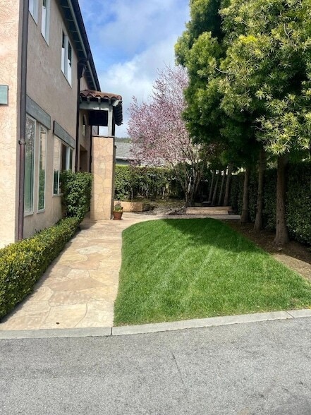 Photo - 445 Purisima Way