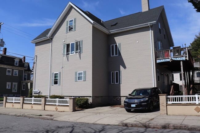 Photo - 484 Walnut St
