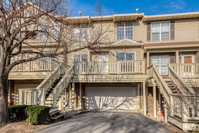 Building Photo - 546 W Parkside Dr