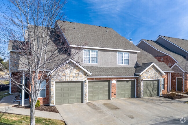 Building Photo - Savoy