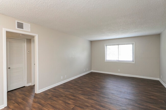 2x1 - Parkview Flats Apartments