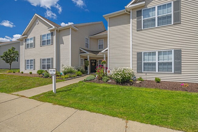 Building Photo - WoodsEdge Apartments