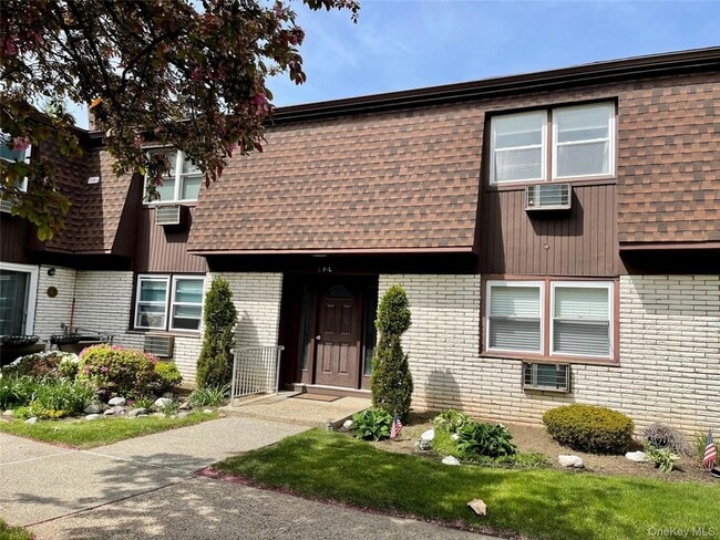 Building Photo - 6 Church Ln Unit L