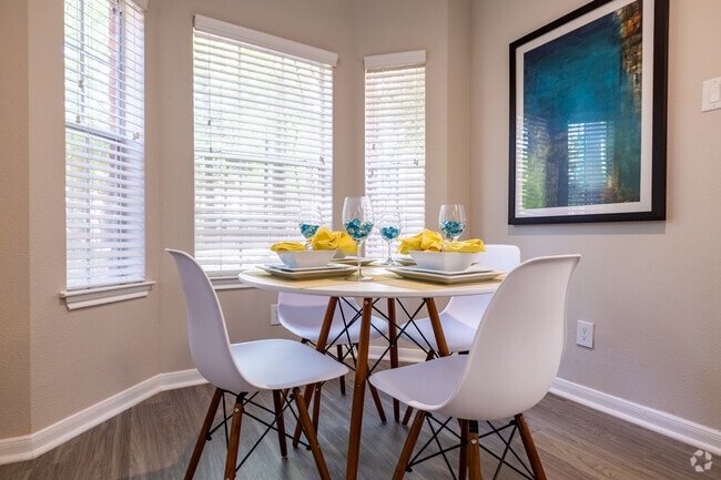 2BR, 2BA - 1,025SF - Dining Room - White Oak Apartments