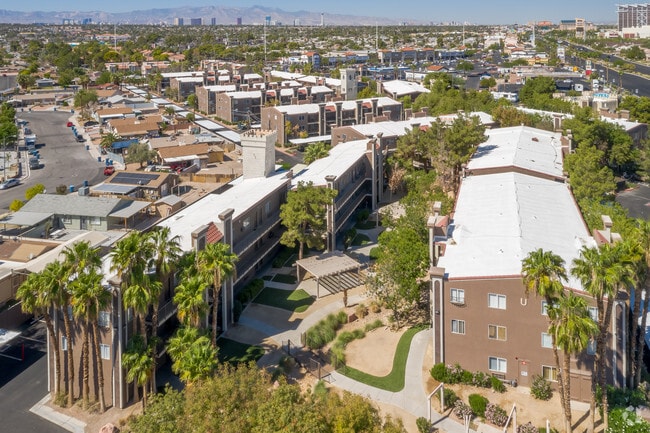 Community - Sportsman's Royal Manor