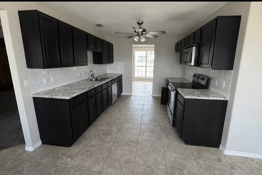 Photo - 1165 Key Ln