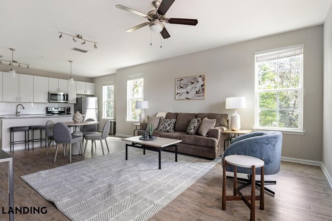 Building Photo - 2300 Tapestry Park Dr Unit 2250-202