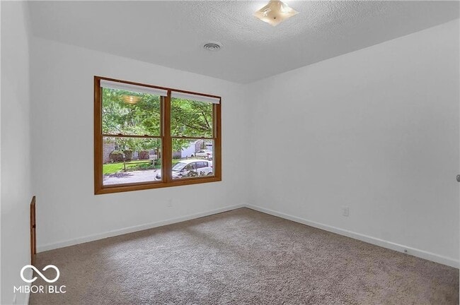 Photo - 760 W Pine St