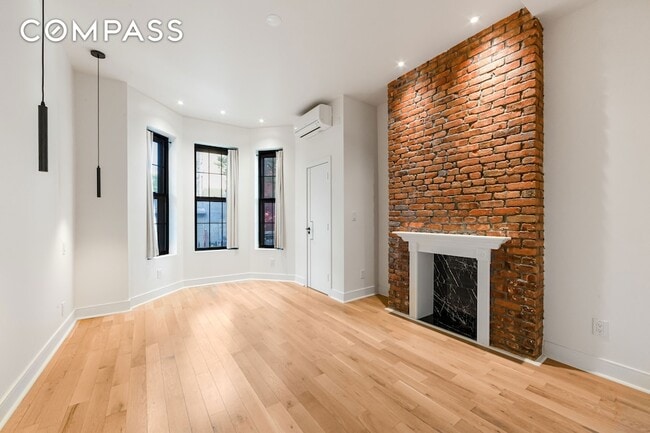 Photo - 152 N 10th St