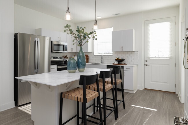 3BR, 3BA - 1,544SF - Kitchen - Avanterra Black Forest