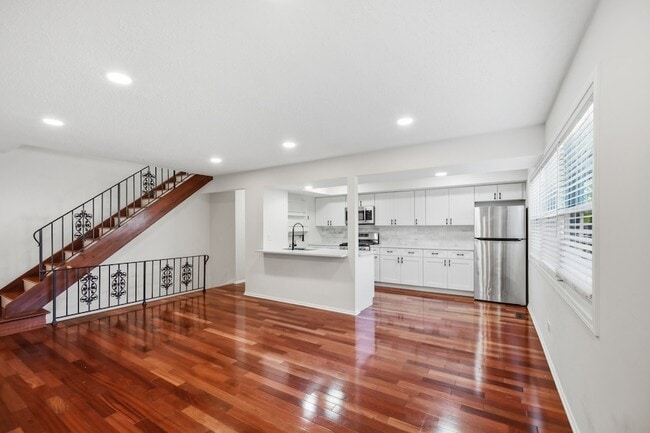 Photo - 1204 W Inverrary Ln