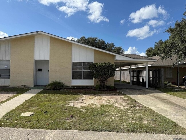 Building Photo - 4630 Southpark Dr