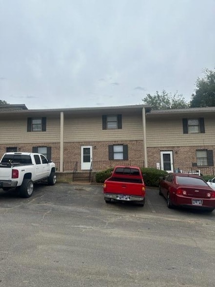 Building Photo - 4100 N Ocoee St